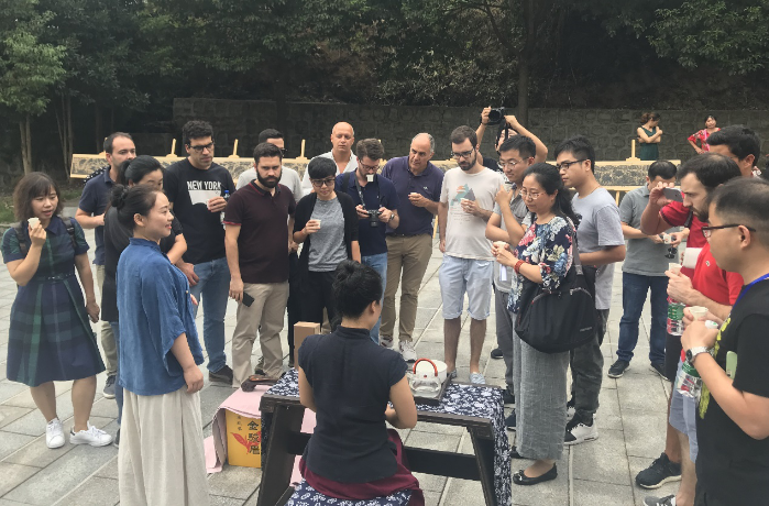 弘扬中华古板文化 增进中葡青年友谊 