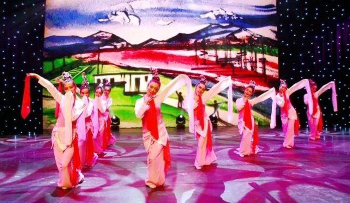 三峡集团“走进新时代 展示新风范”纪念“三八”国际妇女节暨女职工风范展示活动在京落幕 